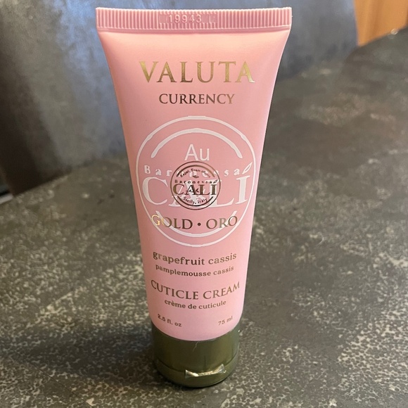 Valuta Gold Grapefruit Cassis Cuticle Cream by: Cali Cosmetics - Picture 1 of 3
